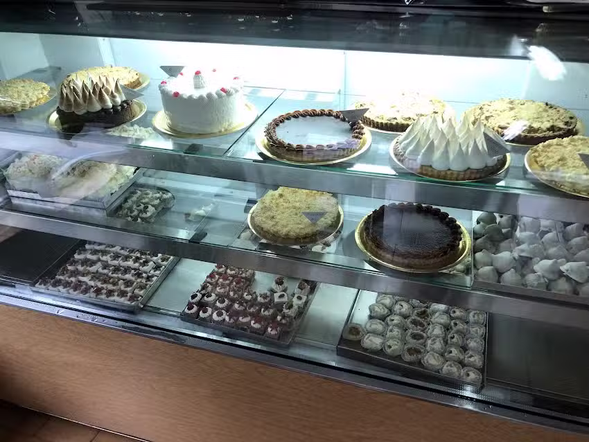 Alicia y Manuel Panaderia y Pasteleria