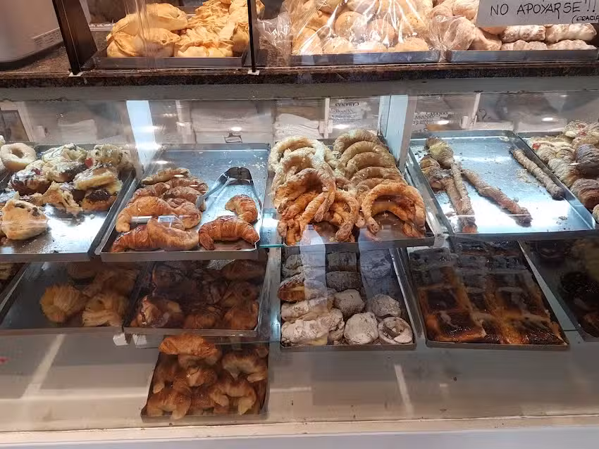 Cabanas Confiter&iacute;a & Panader&iacute;a