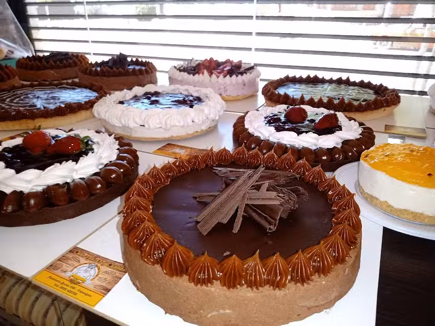 CON AZ&Uacute;CAR Y CANELA. Panader&iacute;a Y Pasteler&iacute;a.