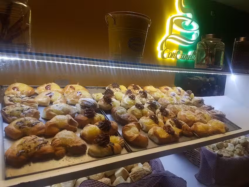 Con Canella Confiter&iacute;a