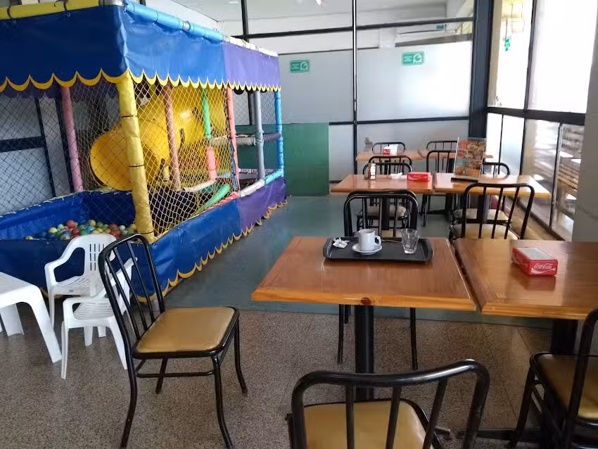 Confiter&iacute;a La Terminal