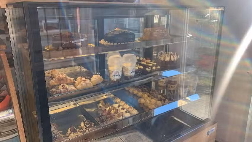 Danmar&iacute; panader&iacute;a y confiteria.