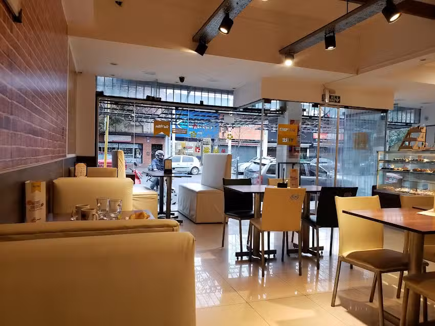 Del Pilar &ndash; Pan & cosas ricas