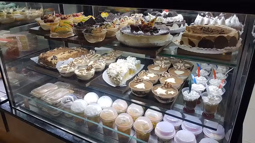 Deli Pasteler&iacute;a