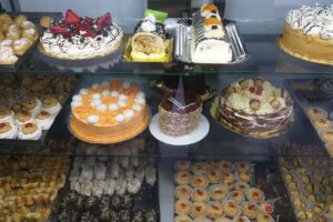 Do&ntilde;a Lola panaderia y pasteleria