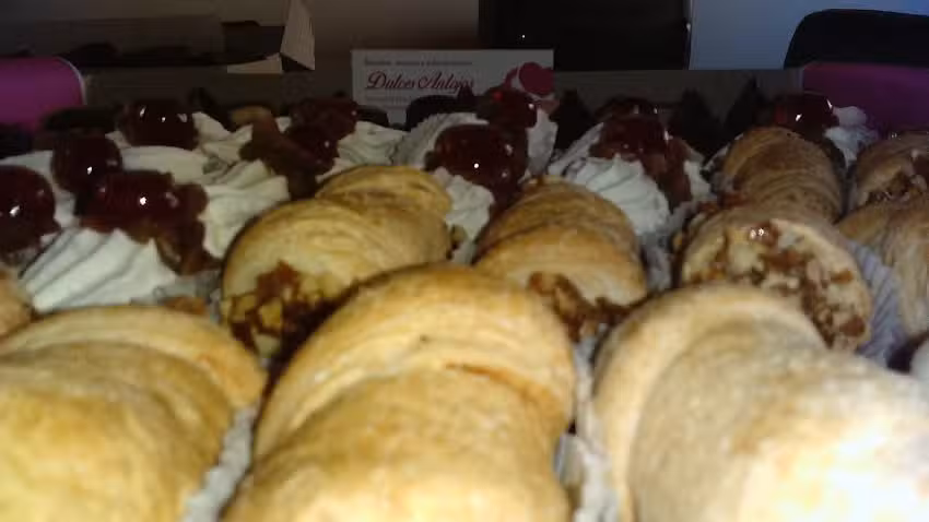 Dulces Antojos reposter&iacute;a creativa