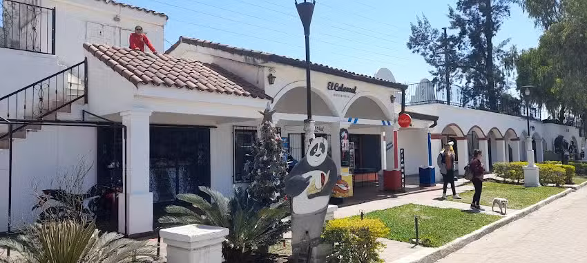 El Colonial Drugstore