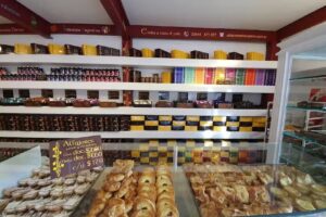 El Nazareno: Fabrica Familiar de Alfajores y Especialidades