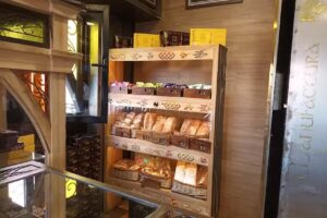 El Nazareno: Fábrica Familiar de Alfajores y Especialidades.