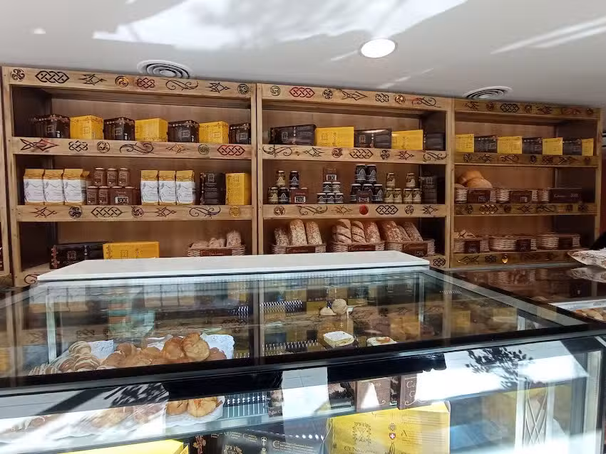 El Nazareno: F&aacute;brica Familiar de Alfajores