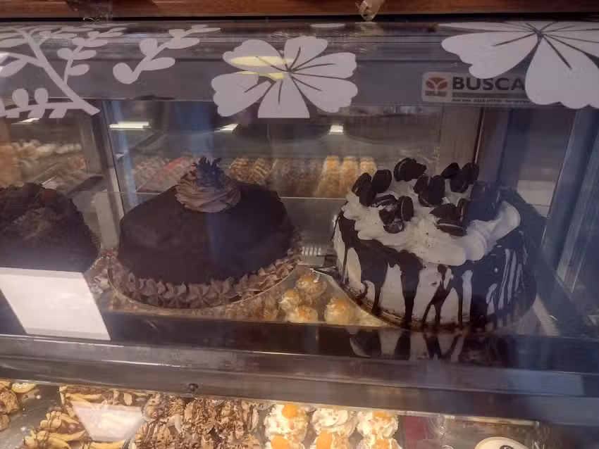 El Tr&eacute;bol Panader&iacute;a & Confiter&iacute;a