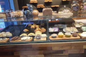 Espacio Belgrano y Mayo helados