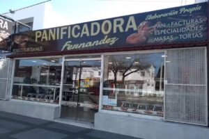 Fernandez panader&iacute;a y cafe