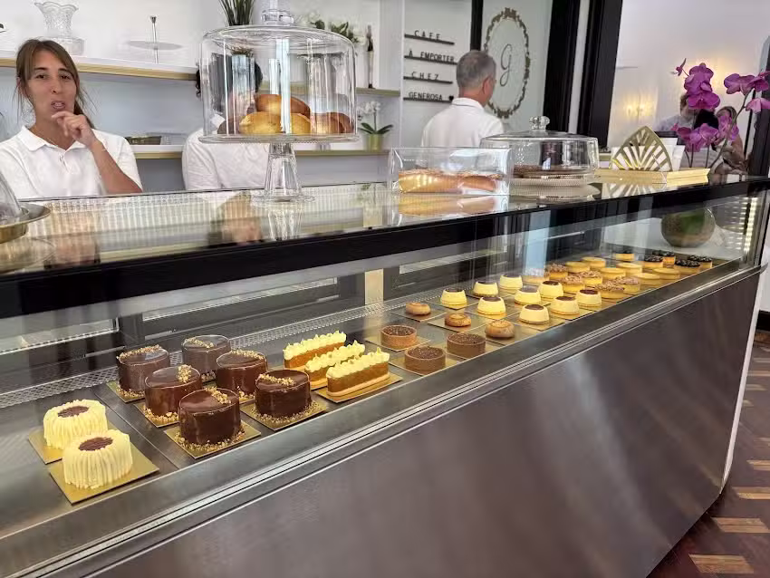 Generosa P&acirc;tisserie