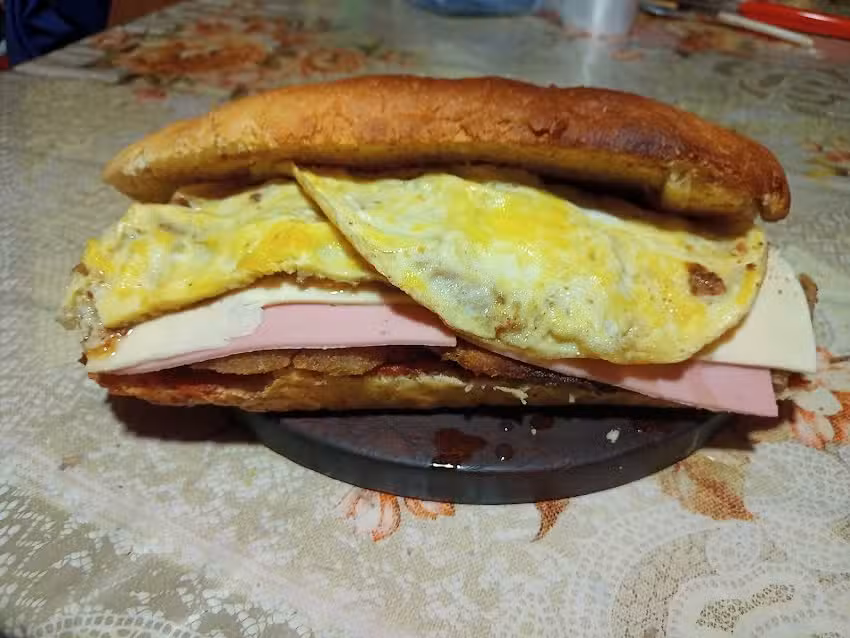 H. S Panes y Comidas Caseras