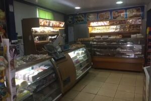 Itati Mercado, Vinoteca y Panaderia