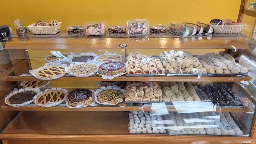 La Artesana Confiter&iacute;a y Panader&iacute;a