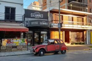 La Aurora Sucural Panader&iacute;a & Confiteria