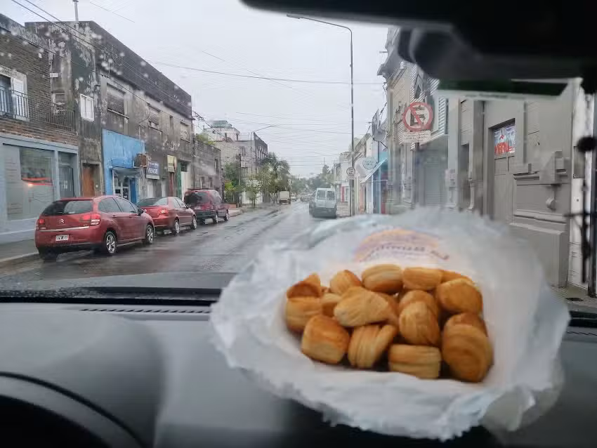 LA BOMBONERA PANADERIA