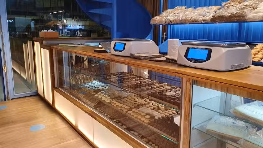 La Celeste &ndash; Panader&iacute;a [Sucursal: Av. Col&oacute;n]