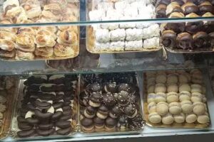 La Farola confiter&iacute;a