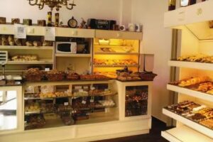 La Primavera Confiteria Panaderia