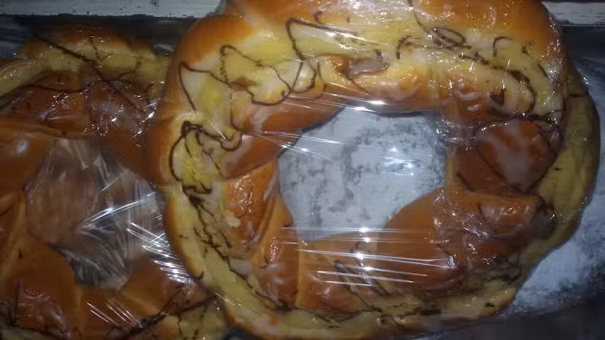 LA REINA PANADERIA ARTESANAL