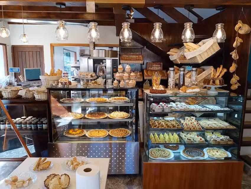 Las Rosas &ndash; Pan y caf&eacute; (Galer&iacute;a Las Que&ntilde;uas)