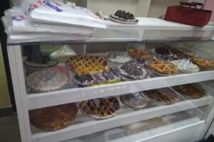 Los Manjares de Ale&rsquo; en plaza Brown