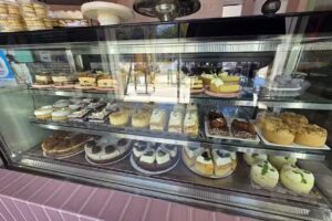 Magnolia pasteler&iacute;a+cafe