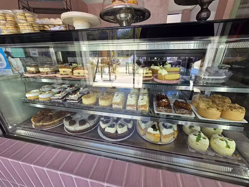 Magnolia pasteler&iacute;a+cafe