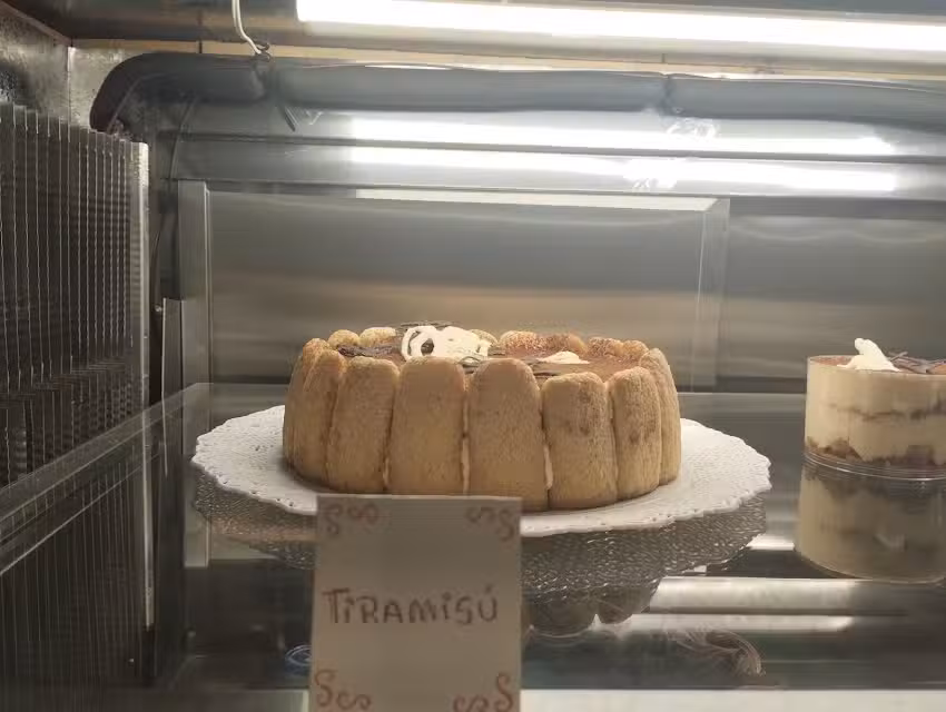 Male Pasteler&iacute;a