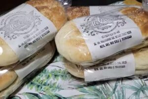 M&iacute;ster Cacao, Pan y Caf&eacute;