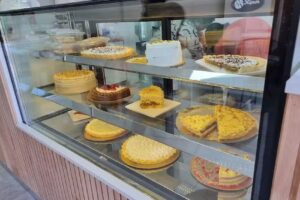 MONARCA Pasteler&iacute;a & Caf&eacute;