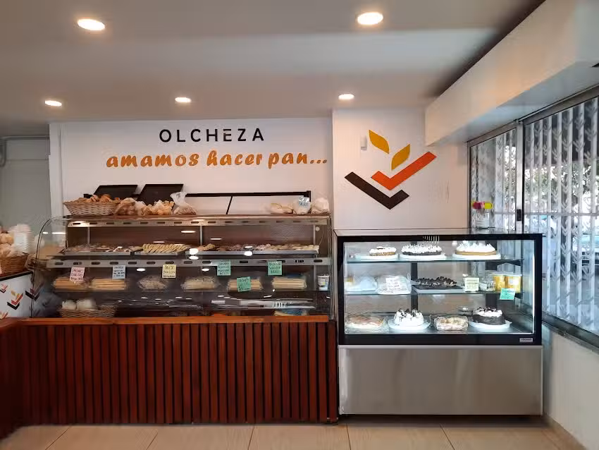 Panader&iacute;a & Cafeter&iacute;a Dolcheza