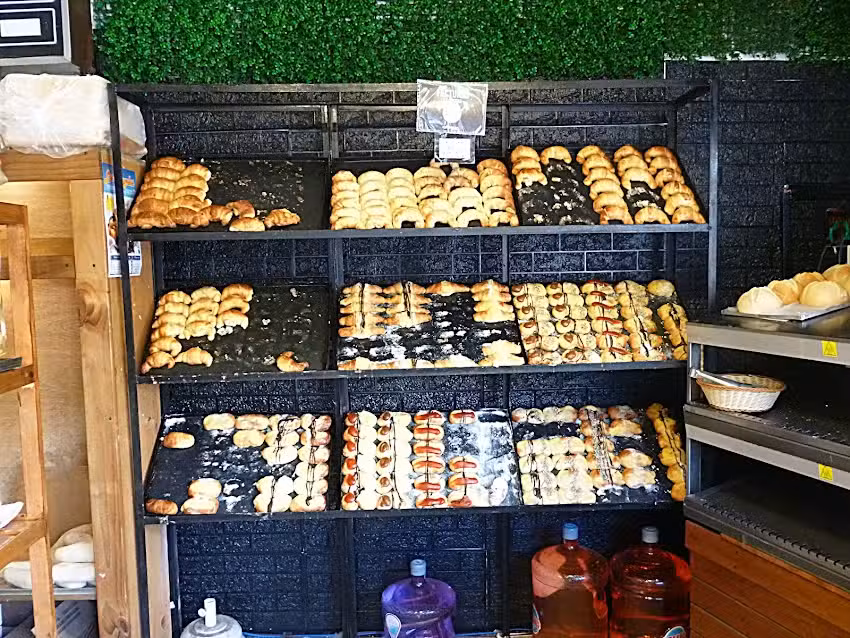 Panader&iacute;a Confiter&iacute;a Caicayen