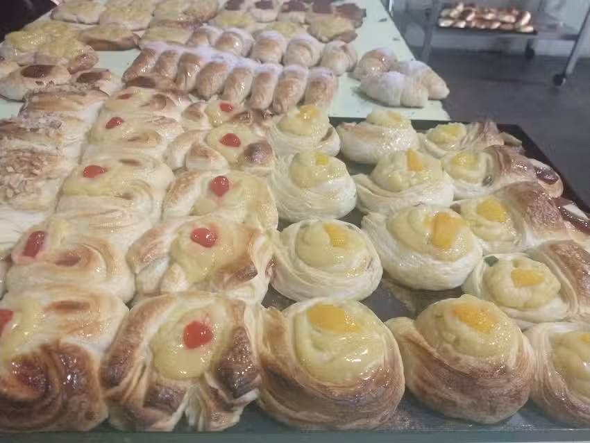 Panader&iacute;a Confiter&iacute;a Caseritos