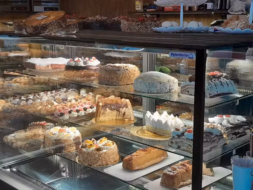 Panaderia Confiteria El Trebol