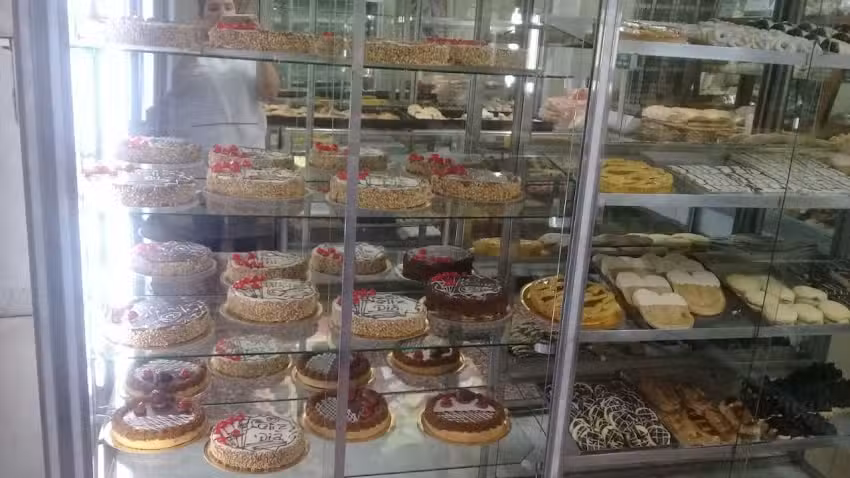 Panader&iacute;a & Confiter&iacute;a &ldquo;La Campania&rdquo;