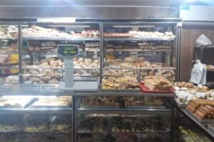 Panaderia Confitería La Flor De Caraza