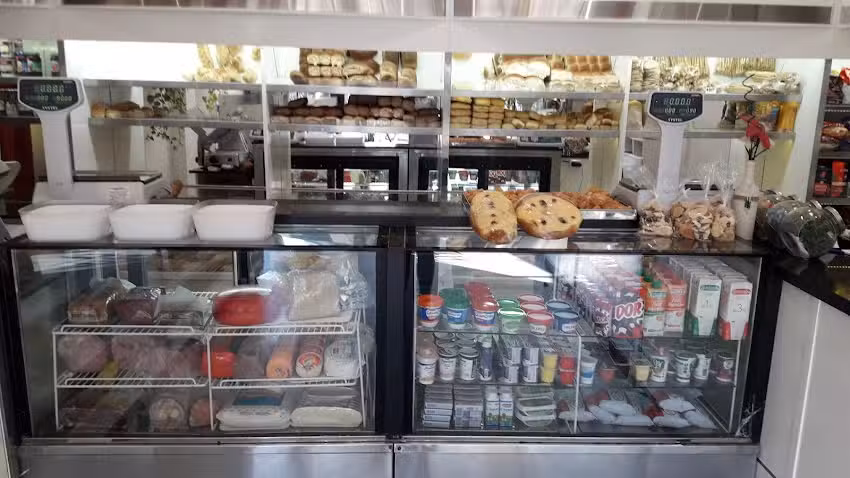 Panaderia Confiteria La Loma