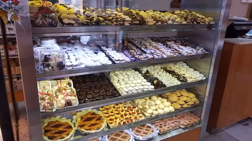 Panader&iacute;a & Confiter&iacute;a Monserrat