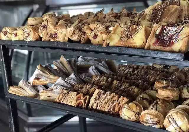 Panader&iacute;a Confiter&iacute;a y Cafeteria MILENIUM