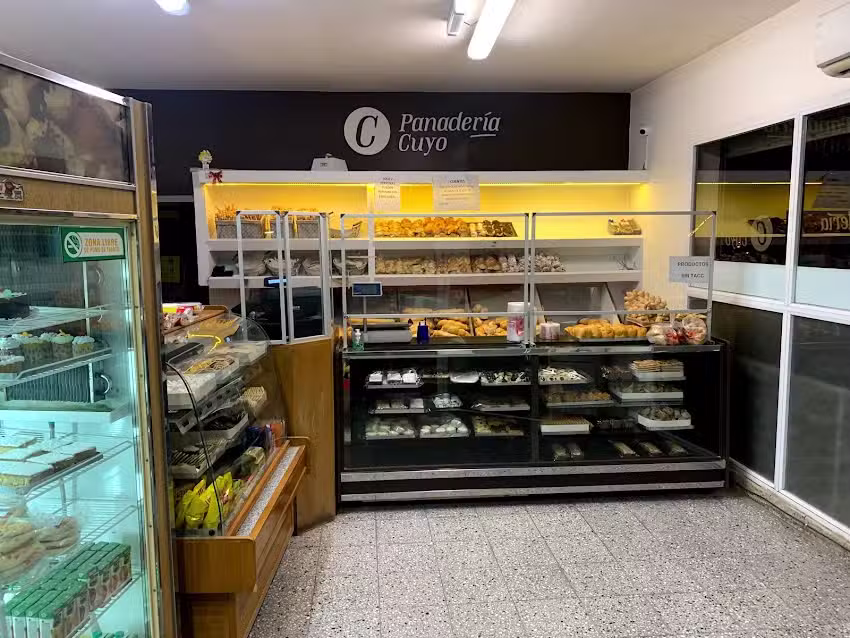 PANADER&Iacute;A CUYO