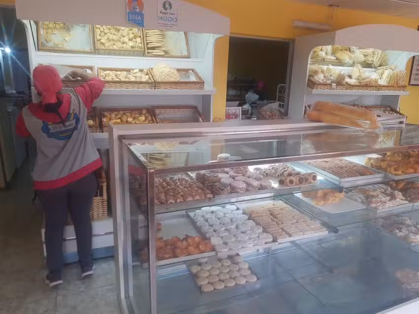 Panader&iacute;a La Familia