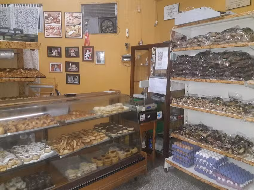 Panaderia La Familia
