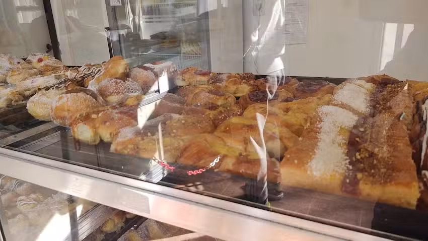 Panaderia La Perla Pte Peron