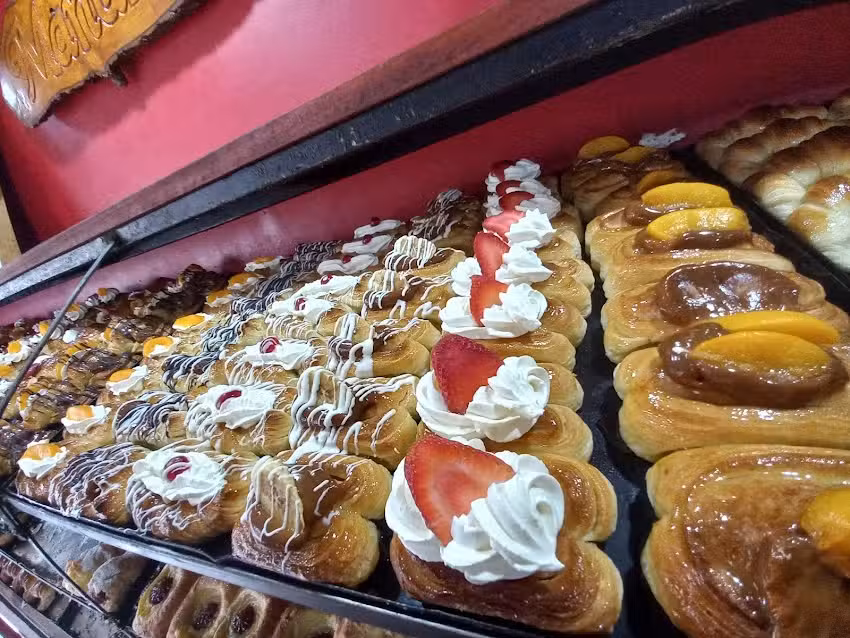 Panaderia Manantial Confiteria