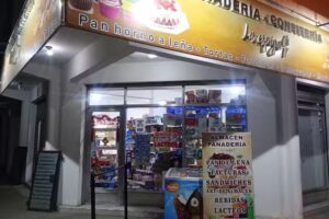 Panader&iacute;a y autoservicio La espiga La yaya