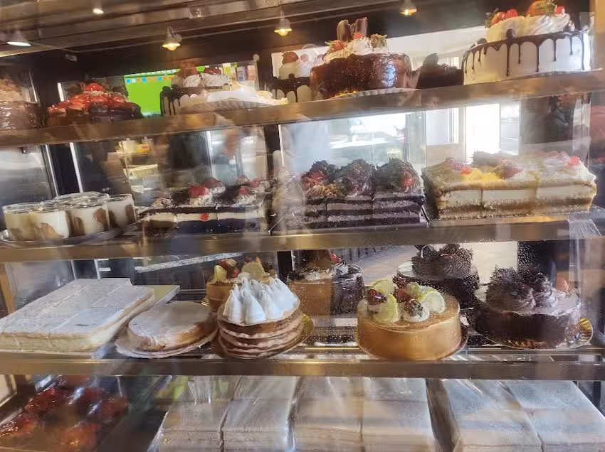 Panader&iacute;a y Cafeter&iacute;a Kirios